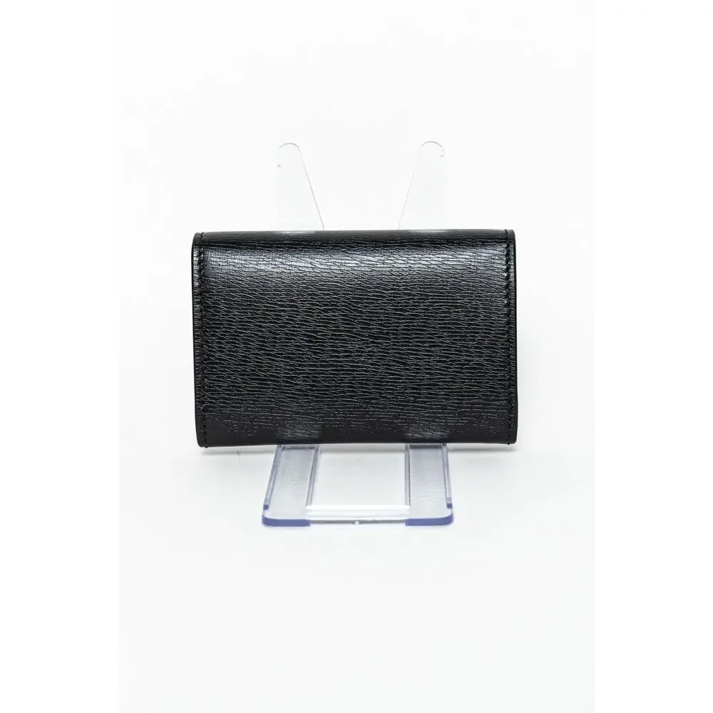 CHANEL indulge this